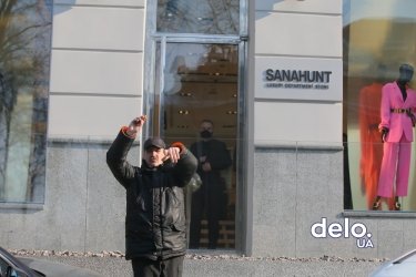 Фото 6 — Элитный бутик в центре Киева возле здания Кабмина решил не закрываться на карантин (ФОТО)