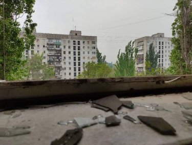 Фото 4 — За сутки оккупанты разрушили 12 многоэтажек в Северодонецке: есть погибшие и раненые