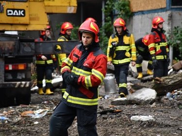 Фото 10 — Число жертв удара по пятиэтажке в Николаеве увеличилось до семи (ФОТО, ВИДЕО)
