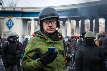 Фото 2 — Вооружен объективом: противостояние на Грушевского глазами фотографа