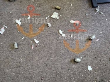 Фото 5 — В офисе одесской сети супермаркетов "Копейка" произошел взрыв: есть раненые (ФОТО)