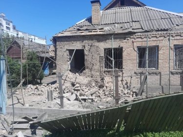 Фото 5 — Оккупанты снова обстреляли Никополь и Марганец: есть пострадавшие (ФОТО)