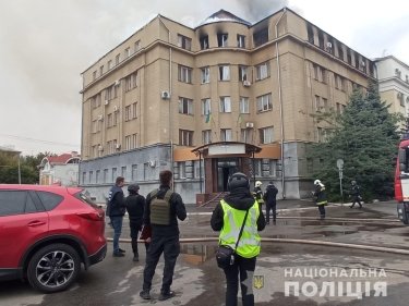 Фото 13 — Очередной обстрел Харькова вызвал пять пожаров: спасатели показали тушение крупнейшего (ФОТО, ВИДЕО)