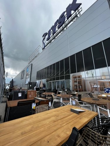 Фото 7 — JYSK открывает восстановленный после ракетного удара магазин в одесском ТРЦ Riviera (ФОТО)