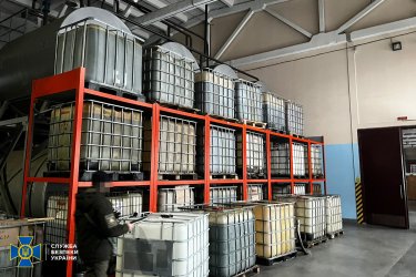 Фото 2 — В Украине арестовали активы подконтрольной РФ компании, сбывающей оптовые партии российских моторных масел