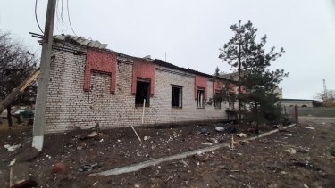 Фото 5 — В Лимане вражеским обстрелом разрушен подъезд 9-этажки (ФОТО)