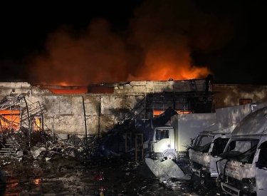 Фото 4 — Внаслідок атаки ворожих дронів в Ізмаїлі зруйновані депо та відділення "Нової пошти" (ФОТО)