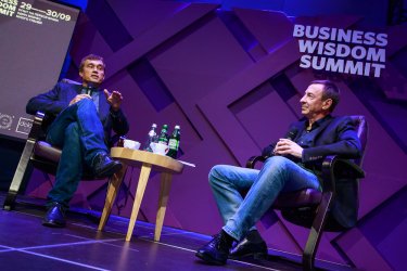 Фото 3 — Я нахожусь где-то между малым и большим бизнесом — миллионер Василий Хмельницкий