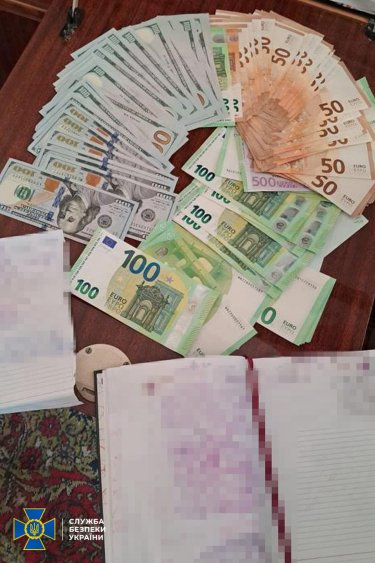 Фото 9 — В Житомирской области задержали восемь членов банды рэкетиров: "попались" из-за угроз военному (ФОТО, ВИДЕО)