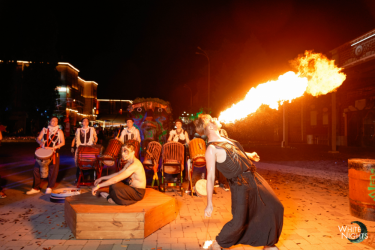 Фото 28 — В этом году было как никогда много зарубежных туристов — Роман Тугашев, "Белые ночи"