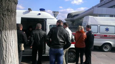 Фото 6 — 19 майдановцев и 5 солдат внутренних войск будут лечить в Германии на частные пожертвования
