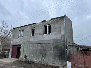 Фото 4 — Из-за российских обстрелов в Чернобаевке повреждены электролинии и газопровод (ФОТО)