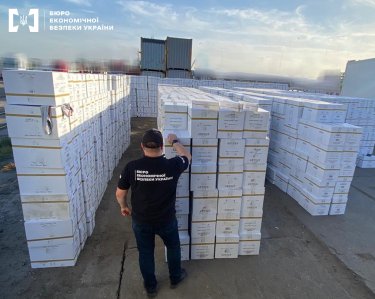 Фото 3 — В порту Рени изъяли почти 1 миллион пачек контрабандных сигарет (ФОТО)