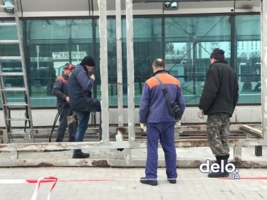 Фото 3 — Как происходит большая "зачистка" на Центральном ж/д вокзале Киева (ФОТО)