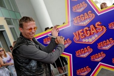 Фото 2 — Российская кинозвезда Иван Охлобыстин отпраздовад 45-летие в компании священников