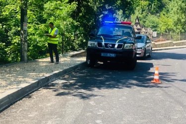 Фото 7 — ДТП в Яремче: внедорожник сорвался в обрыв, погибли четыре человека (ФОТО)