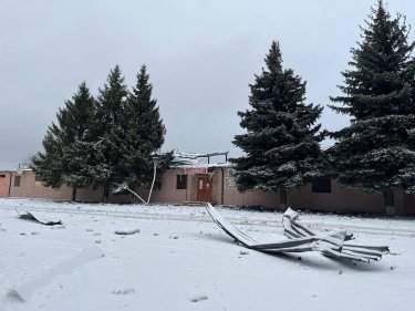 Фото 3 — В Харьковской области российский снаряд попал в жилой дом