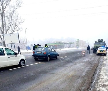Фото 8 — На Прикарпатье ужесточили карантин по Covid-19, полиция установила 16 постов на дорогах