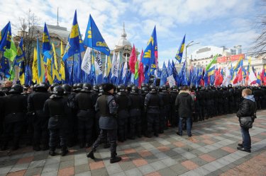 Фото 3 — Политические итоги дня: Митинги и оппозиция не помогли Киеву с выборами