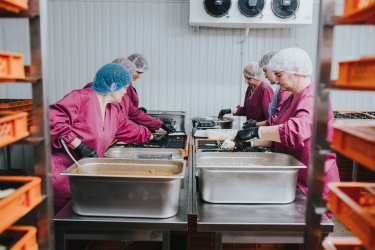 Фото 2 — Без "Сільпо" та з мільйонними втратами: як українська компанія утримала бізнес та вийшла на закордонний ринок