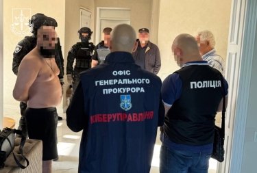 Фото 3 — В Україні викрили міжнародний шахрайський кол-центр: ошукали громадян з країн ЄС та Центральної Азії на 186 млн грн