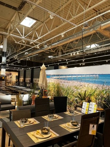 Фото 6 — JYSK открывает восстановленный после ракетного удара магазин в одесском ТРЦ Riviera (ФОТО)