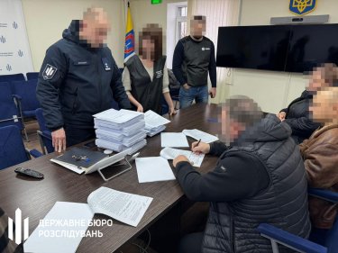 Фото 4 — Підприємця-депутата з Кіровоградщини викрили на постачанні "псевдовійськового" одягу на 21 мільйон (ФОТО)