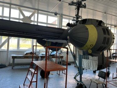 Фото 2 — В Україні арештували російські й білоруські авіазапчастини та вертоліт: їх хочуть передати ЗСУ (ФОТО)