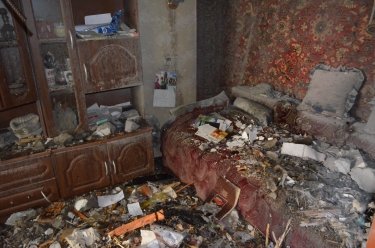 Фото 3 — Війська РФ обстріляли Миколаїв з "Урагану": снаряд "прошив" житловий будинок, є постраждалі