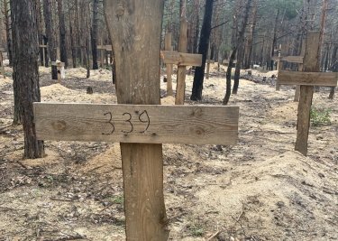 Фото 10 — В Изюме нашли массовое захоронение людей: Зеленский прокомментировал (ФОТО)