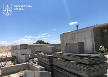 Фото 4 — У Києві викрили схему захоплення землі на Жуковому острові вартістю понад 40 млн грн