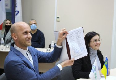 Фото 3 — "Нибулон" подписал контракт с французской компанией на строительство 5 суден для Госпогранслужбы