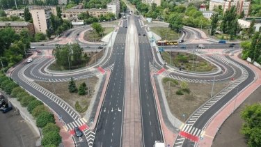 Фото 3 — На Дегтярівському шляхопроводі в Києві завершили весь комплекс робіт: як тепер виглядає розв'язка