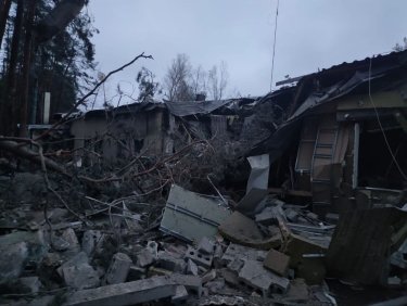 Фото 5 — Россияне ударили по части ГСЧС в Донецкой области, погиб спасатель (ФОТО)