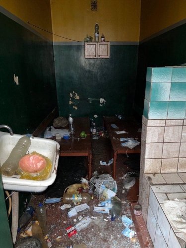 Фото 8 — В освобожденной Балаклее обнаружили устроенную оккупантами пыточную в отделе полиции