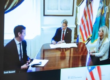 Фото 2 — Україна та США підписали меморандум щодо угоди про корисні копалини: що він означає