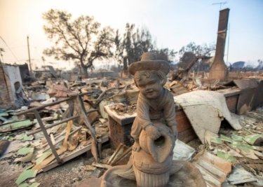 Фото 14 — Найбільш руйнівні пожежі в історії Лос-Анджелеса знищили 10 000 будівель, загинули 10 людей: які знаменитості втратили маєтки (ФОТО, ВІДЕО)
