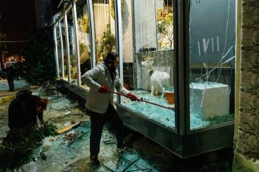 Фото 13 — РФ атаковала Харьков ракетами, попав в гостиницу Kharkiv Palace и жилой дом: 28 пострадавших (ФОТО)