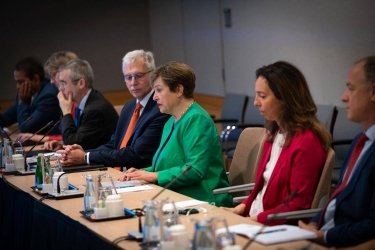 Фото 2 — Україна домовилася з МВФ про гнучкість у виконанні структурних маяків – Свириденко