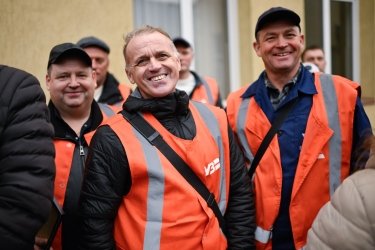 Фото 4 — "Укрзализныця" получила новую партию спецтехники для восстановления инфраструктуры (ФОТО)