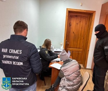 Фото 2 — В Куп’янську викрили жінку, що переоформлювала документи підприємців на систему РФ. Але садити її не будуть
