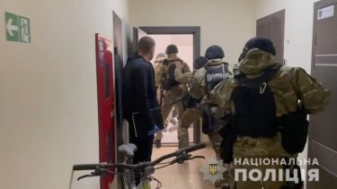 Фото 4 — Николаевскую бизнес-леди задержали, подозревая в пытках двух греков ради квартир (ВИДЕО)