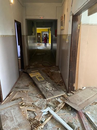 Фото 7 — Оккупанты нанесли четыре ракетных удара по Константиновке: попали в центр размещения переселенцев (ФОТО)