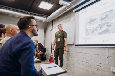 Фото 2 — Українські розробники презентували роботизовані косарки, які допомагатимуть саперам