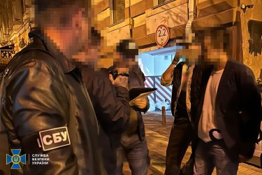 Фото 2 — ДБР з СБУ викрили прокурора з Київщини на великому хабарі від бізнесу (ФОТО)