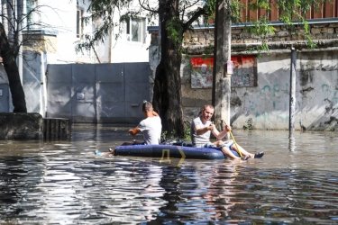 Фото 27 — Одессу накрыл мощнейший ливень, затопив основные магистрали (ФОТО, ВИДЕО)