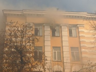 Фото 5 — Через пожежу в НДІ Міноборони РФ у Твері загинуло 5 людей