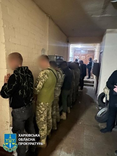 Фото 7 — В Харькове поймали банду разбойников, устроившую ограбление под видом СБУ: у них нашли арсенал оружия