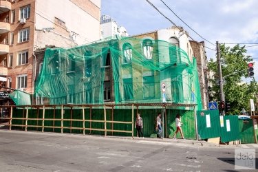 Фото 2 — Реконструкция по-киевски: власти сносят старый дом и уже продают квартиры в будущем новострое
