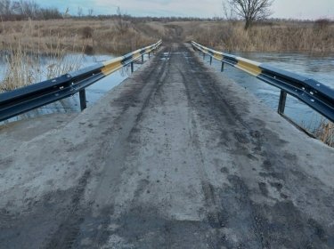 Фото 2 — На Херсонщині звели ще одну тимчасову переправу через річку Інгулець
